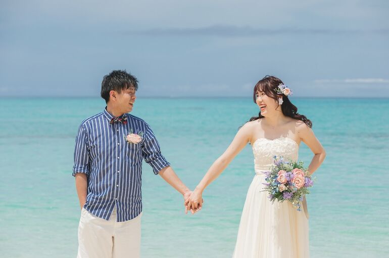 宮古島の海でウェディング撮影